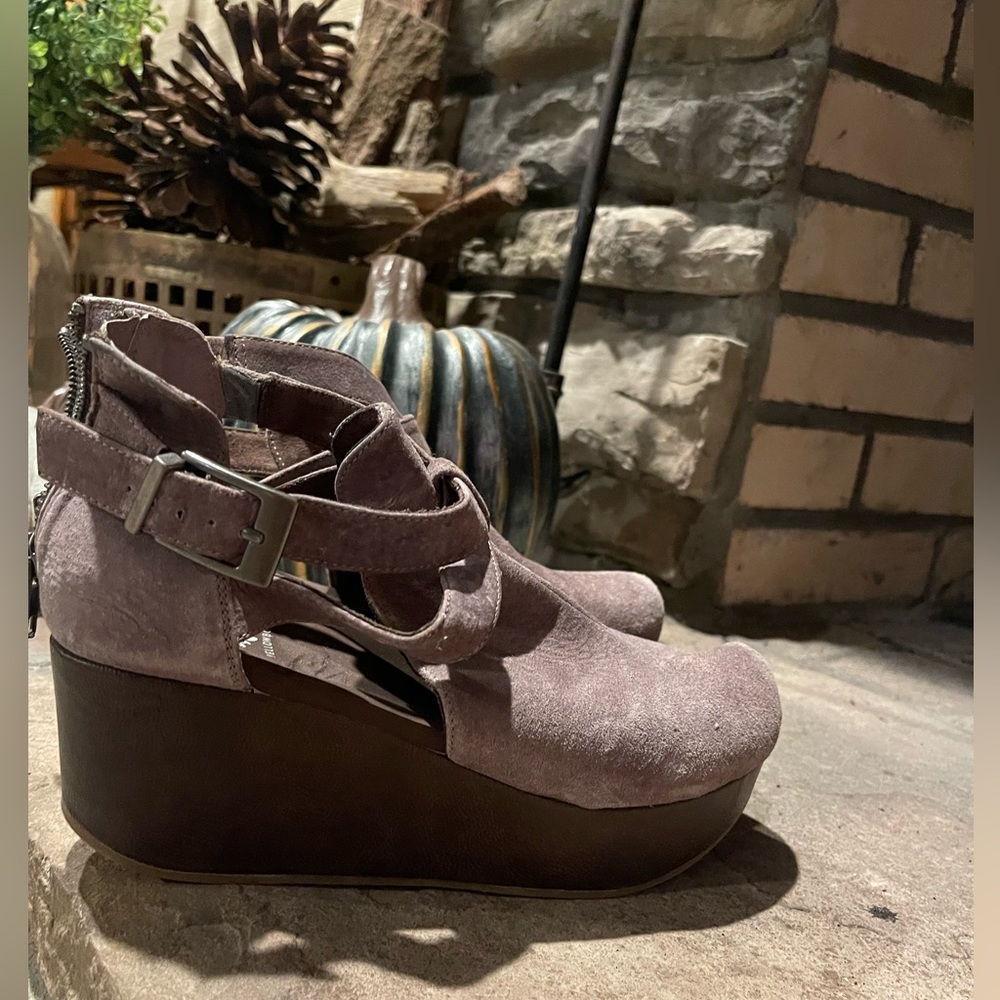 Yellow Box - image 1